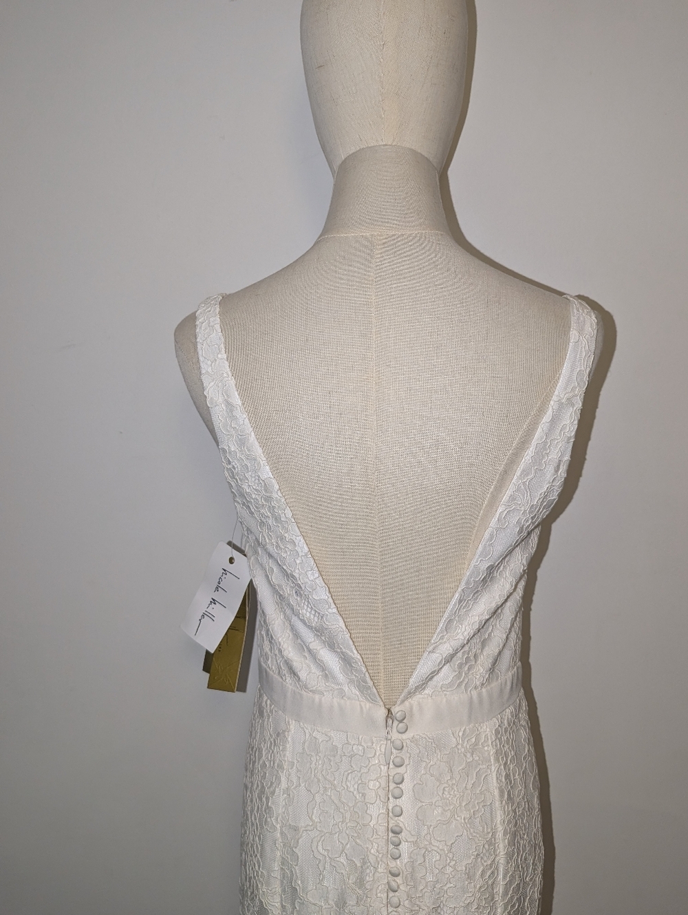 Lace Nicole Miller Mermaid Bridal Gown with Sweetheart Neckline - Picture 10 of 16